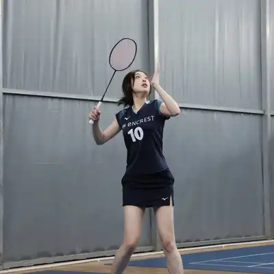 熊英